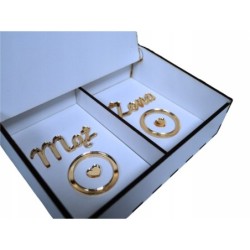 Personalizowane Białe Pudełko na Obrączki - Elegancki Akcent na Twój Ślub!