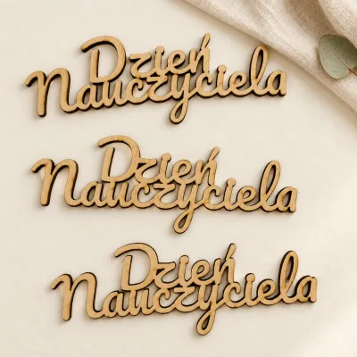 Drewniany napis "Dzień Nauczyciela" wycięty ze sklejki - 12x4,5 cm